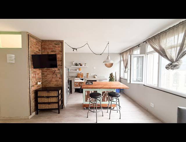 1 BEDROOM STUDIO APARTMENT TO LET IN CAPE TOWN CITY CENTRE
